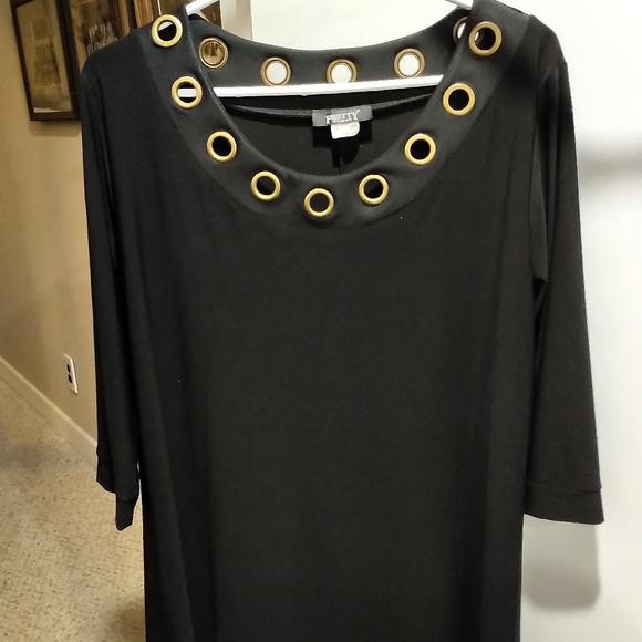 Pretty Women Black Shirt with Grommet Collar. Large - Picture 1 of 3